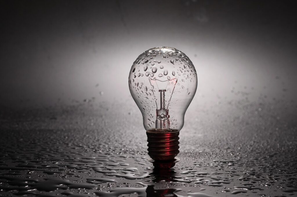bulb, light bulb, wet, water droplets, lighting, light energy, light, energy, off, bulb, bulb, bulb, bulb, bulb, light bulb, light bulb, light bulb, light, light, energy, energy